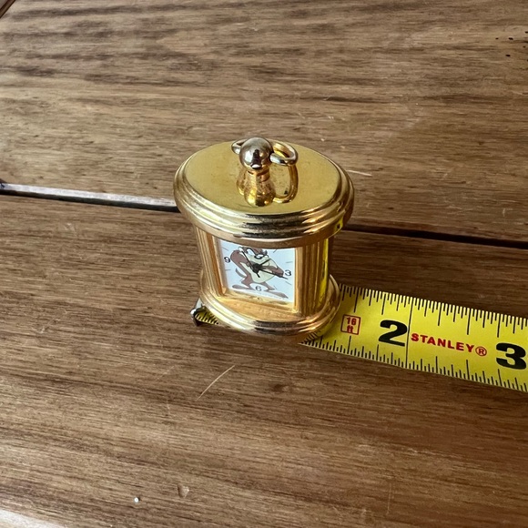 Warner Brothers Tasmanian Devil Brass desk travel clock - Picture 4 of 12